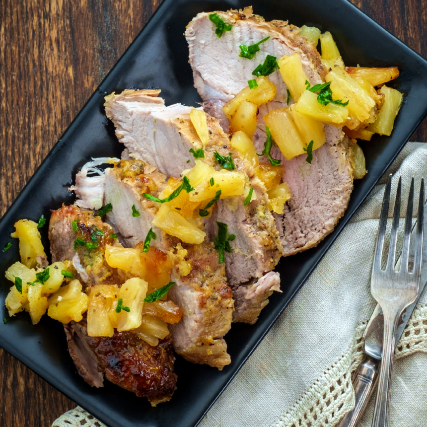 Pierna al horno con vino tinto y piña